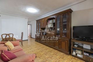 Piso en venta en Reyes Católicos en Alcalá de Henares