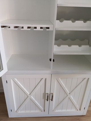 Vitrina de madera y cristal lacada en blanca