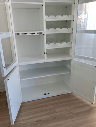 Vitrina de madera y cristal lacada en blanca