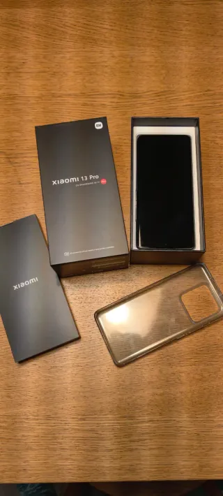 Xiaomi 13 Pro Caja y Teléfono