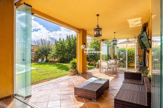 Chalet en venta en Montequinto en Dos Hermanas