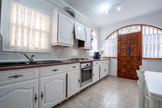 Chalet en venta en La Siesta - El Salado - Torreta en Torrevieja