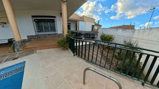 Casa adosada en venta en Zubia (La)