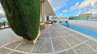 Casa adosada en venta en Zubia (La)