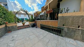 Casa adosada en venta en Zubia (La)