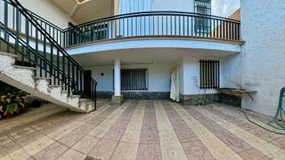 Casa adosada en venta en Zubia (La)