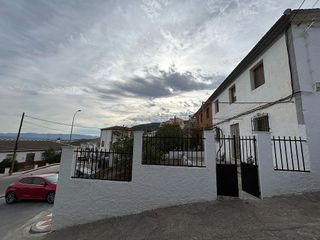 Casa adosada en venta en Illora