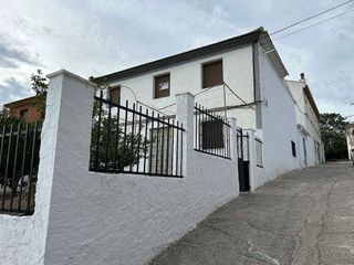 Casa adosada en venta en Illora