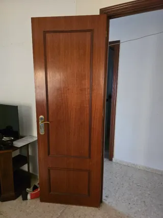 Puerta de madera interior