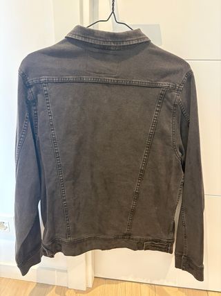 Cazadora vaquera negra