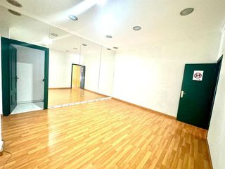 Local comercial en venta en Castilla - Hermida en Santander