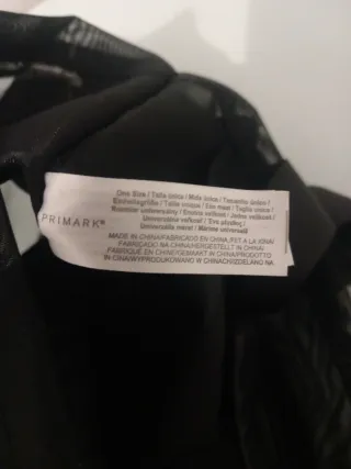 Bolso de malla negro con asa y correa