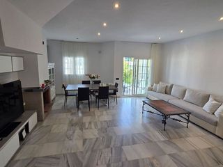 Casa pareada en alquiler en Lomas de Marbella Club - Puente Romano en Marbella