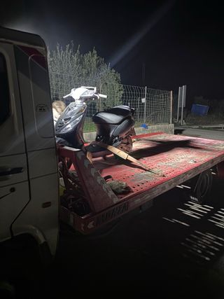 gruas 24h servicios de auxilio en carretera