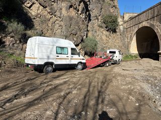 gruas 24h servicios de auxilio en carretera