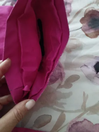 Mono de nieve rosa y negro