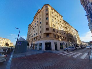 Local comercial en alquiler en Ensanche en Pamplona
