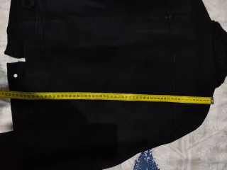 Chaqueta vaquera negra con borreguito