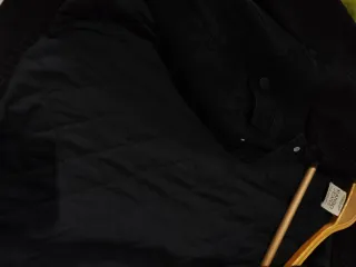 Chaqueta vaquera negra con borreguito