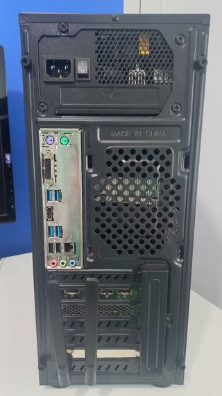 i7 7700K 4.2Ghz 32GB RAM RX6600 1TB SSD