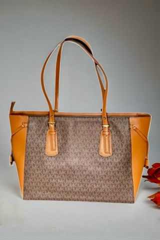 Bolso Michael Kors Voyager Tote original · Mediano