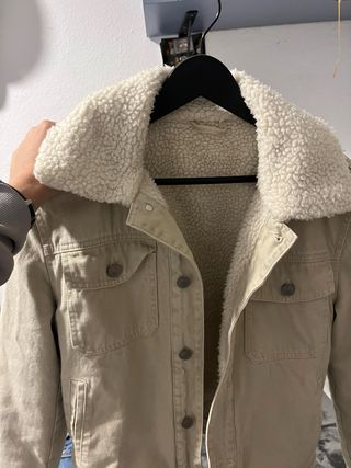 Chaqueta Mango forro borreguito beige Talla XS