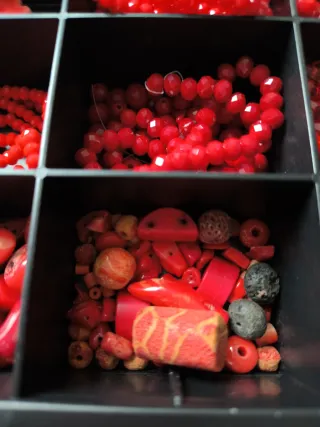 Lotto perline rosse miste