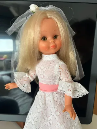 Muñeca Nancy antigua vestida de novia