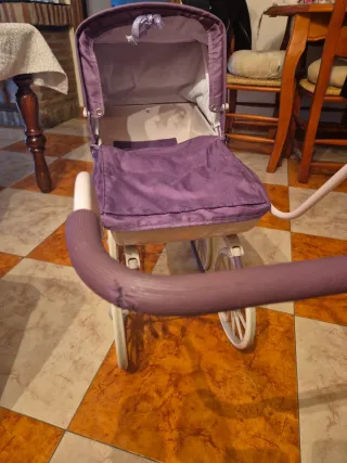 Carrito de muñecas morado