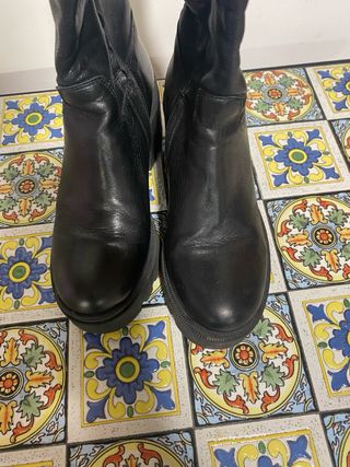Stivali neri in pelle
