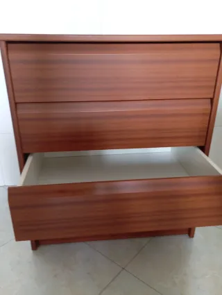 Cajonera de madera con 4 cajones