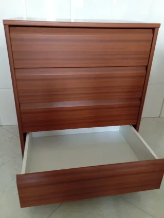 Cajonera de madera con 4 cajones