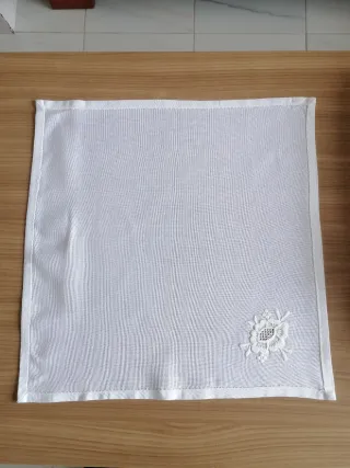 Tapete de tela bordado