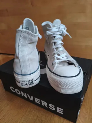Converse grises claras invierno