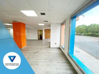 Local comercial en venta en Nueva Andalucía en Almería