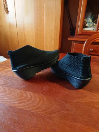 Botines negros talla 40 nuevos.