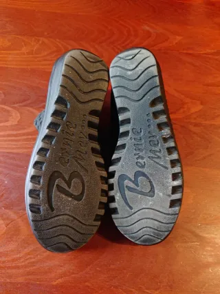 Botines negros talla 40 nuevos.