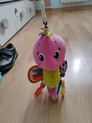 Juguete para coche de bebé. Caballito de mar.