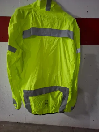 Chubasquero  verde reflectante
