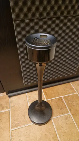 Posacenere a colonna vintage nero anni 70