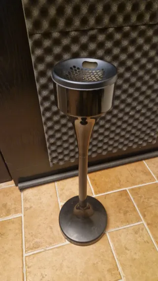 Posacenere a colonna vintage nero anni 70