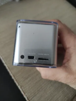 Reproductor MP3 Unotec Maxcube MicroSD Plata.