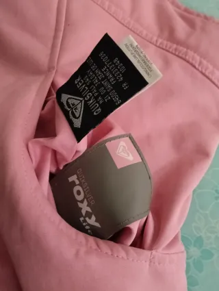 Chaleco Roxy rosa y rojo