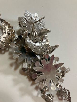 Pendientes colgantes con pedrería verde