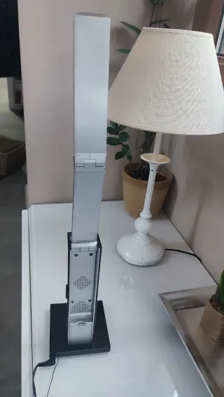 Lámpara LED con Radio