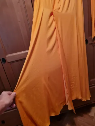 Vestido largo naranja fluido