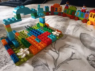 Tren Duplo números + excavadora + figuras