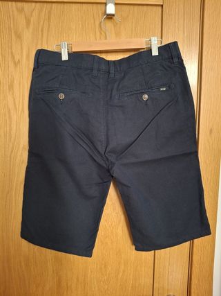 Bermuda chico de la marca Esprit