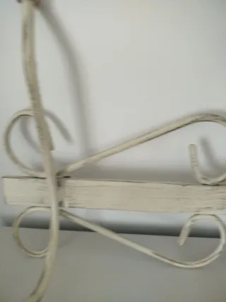 Perchero de pared de forja.