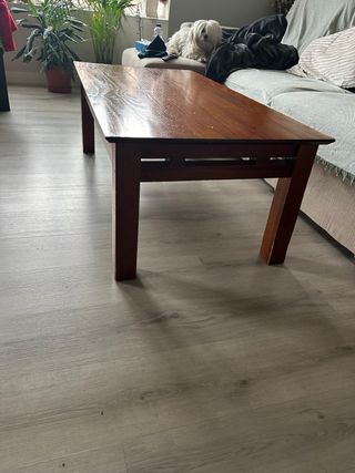 Mesa de comedor de madera